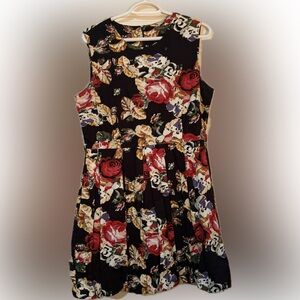Suzy Shier Floral Pleated Dress – Size L – Sleeveless A Line